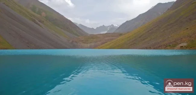 Озеро Жашыл-Кёл