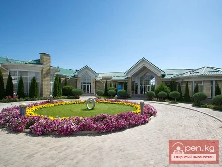 Hotel "Karven Four Seasons"