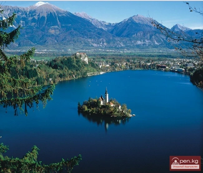 The smallest inhabited islands in the world