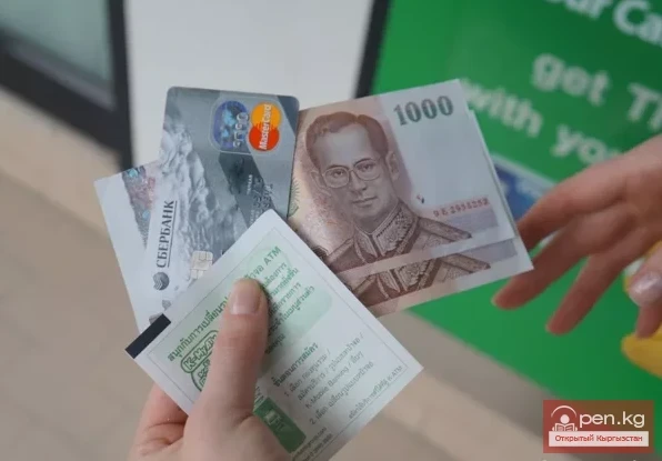 How to Secure Your Money While Traveling