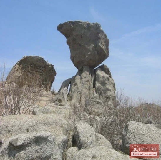 Балансирленген таштар жана жартасдар