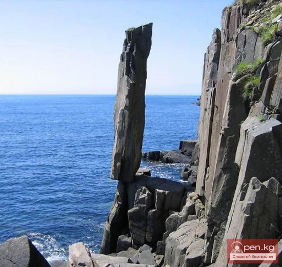 Балансирленген таштар жана жартасдар