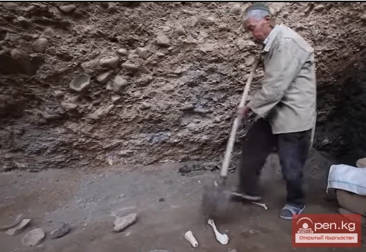 Жилище в горе