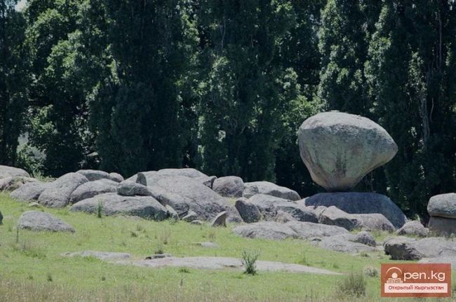 Балансирующие камни и скалы