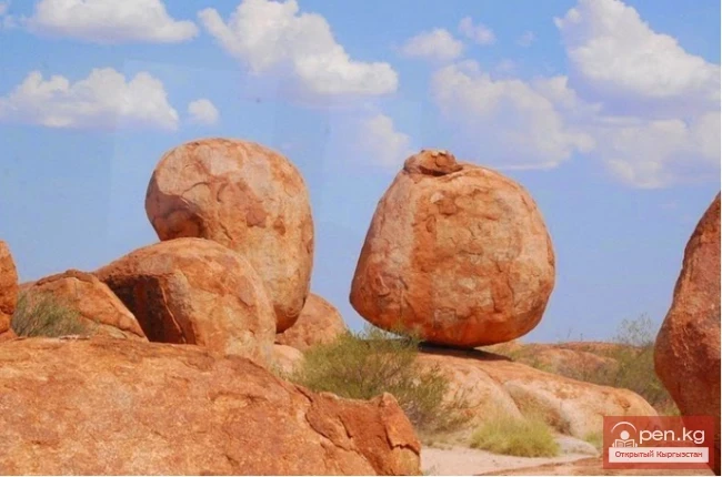 Балансирующие камни и скалы