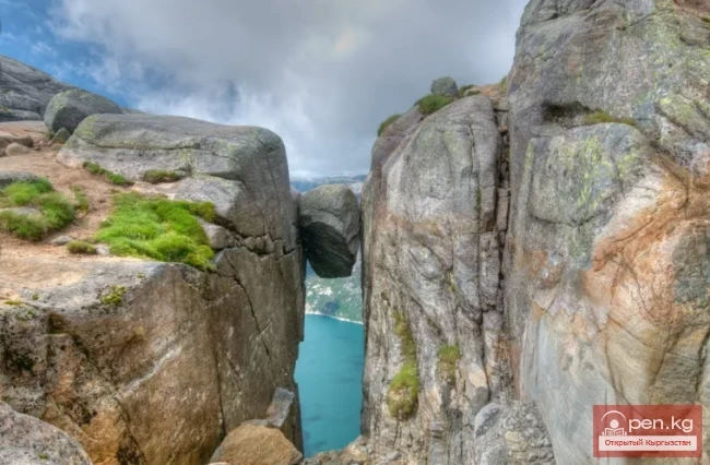 Балансирующие камни и скалы