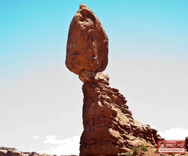 Балансирующие камни и скалы