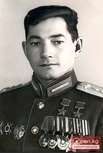 Герой Великой Отечественной Войны кыргызстанец  Бегельдинов Талгат Якубекович