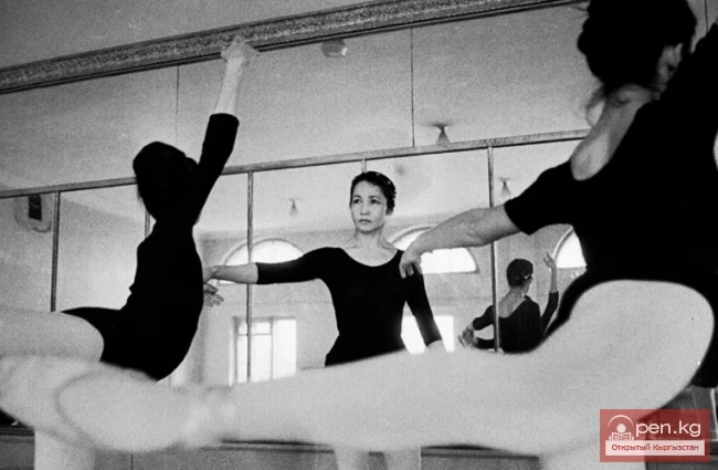 Бибисара Бейшеналиеванын артисттик ишмердүүлүгү. Кыргыз элдик бийинин тарыхы. 8-бөлүк