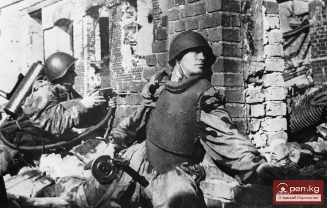 Улуу Ата Мекендик согуштун баатыры кыргызстандык Николенко Павел Федорович