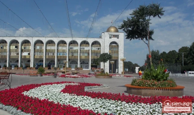 Кыргызстандагы декоративдик гүл өстүрүү