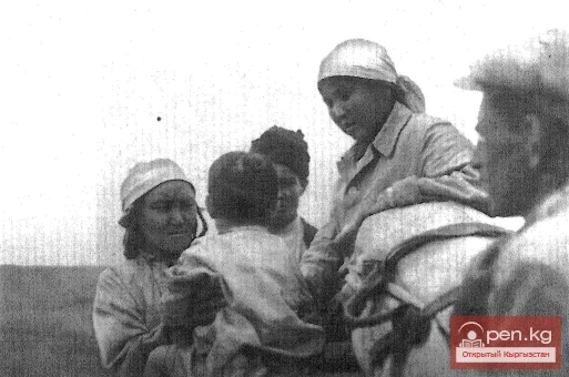 Аты коюу, биринчи кадамдар, айлануу. XX кылымдын башындагы кыргыздардын салттуу жашоосунан. Бөлүк - 12