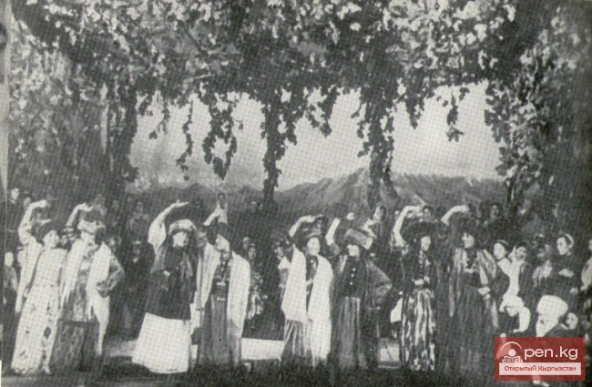 Первые выпускники Ленинградского хореографического училища из Киргизии