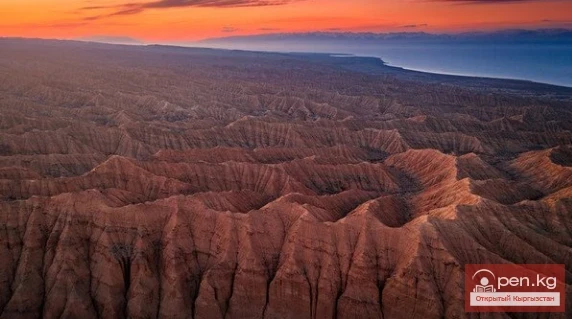 Голландиядан келген фотограф Иссык-Көлдүн түштүк жээгиндеги уникалдуу жерлердин сүрөттөрүн жарыялады