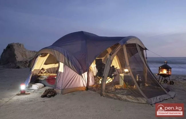 Choosing a tourist tent for hiking in the mountains of Kyrgyzstan