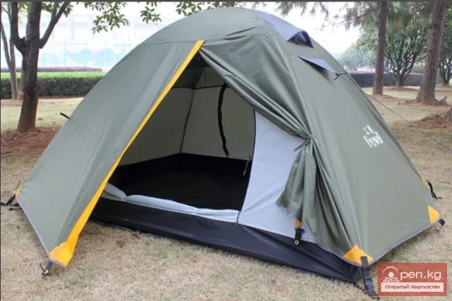 Choosing a tourist tent for hiking in the mountains of Kyrgyzstan