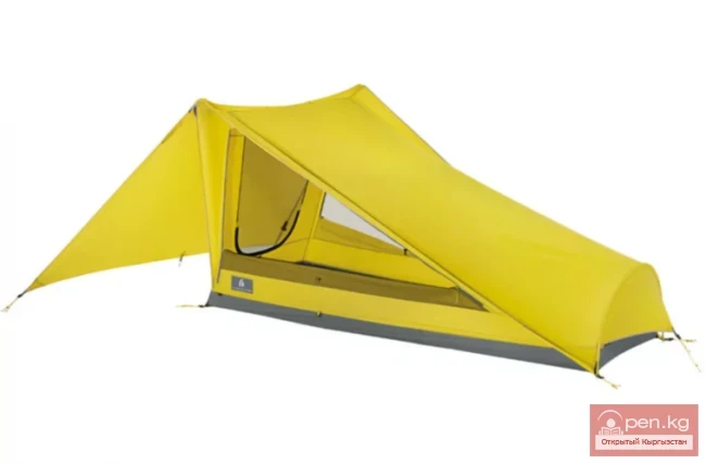 Choosing a tourist tent for hiking in the mountains of Kyrgyzstan