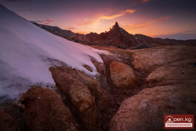 Голландиядан келген фотограф Иссык-Көлдүн түштүк жээгиндеги уникалдуу жерлердин сүрөттөрүн жарыялады