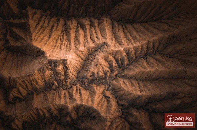 Голландиядан келген фотограф Иссык-Көлдүн түштүк жээгиндеги уникалдуу жерлердин сүрөттөрүн жарыялады