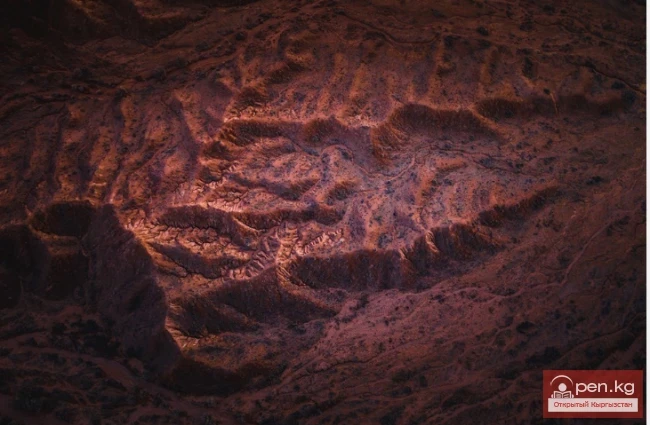 Голландиядан келген фотограф Иссык-Көлдүн түштүк жээгиндеги уникалдуу жерлердин сүрөттөрүн жарыялады