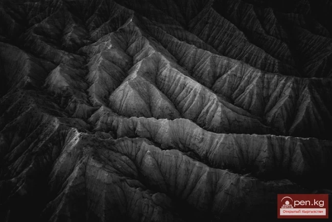 Голландиядан келген фотограф Иссык-Көлдүн түштүк жээгиндеги уникалдуу жерлердин сүрөттөрүн жарыялады