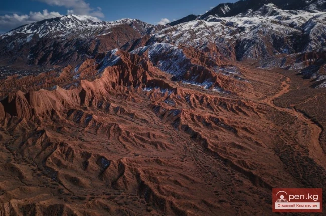 Голландиядан келген фотограф Иссык-Көлдүн түштүк жээгиндеги уникалдуу жерлердин сүрөттөрүн жарыялады