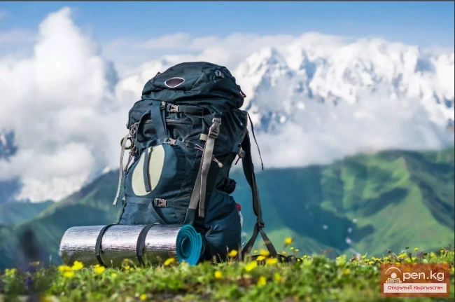 Кыргызстандын тоолорундагы саякат үчүн рюкзакты кантип тандоо жана орнотуу керек?