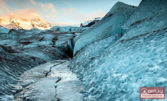 How to Quench Thirst in the Tian Shan Mountains Under Extreme Conditions