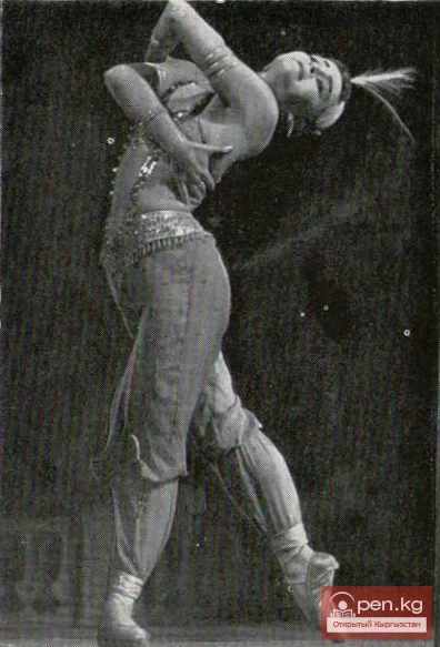 Переход киргизского балетного театра от классики к современному репертуару