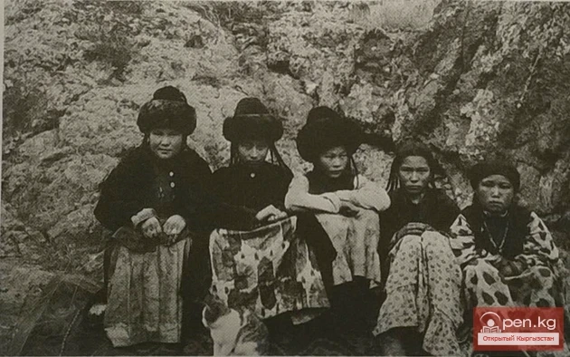 Кыргыздардын XIX – ХХ кылымдардагы аялдардын баш кийимдери