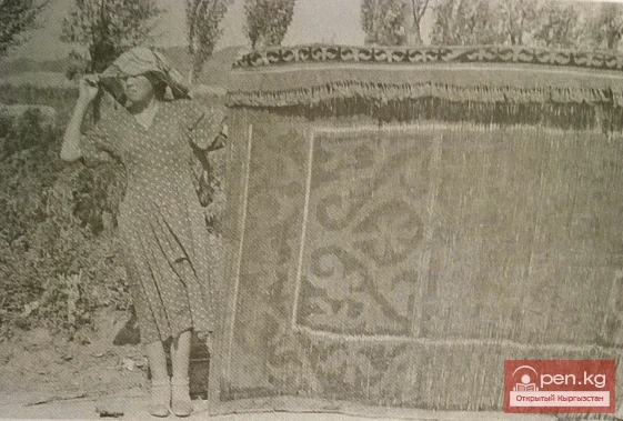 Циновка с узором из шырдака. Колхоз Маркса, Токтогульский р-н, Джалал-Абадская обл. Кирг. ССР. 1955 г.