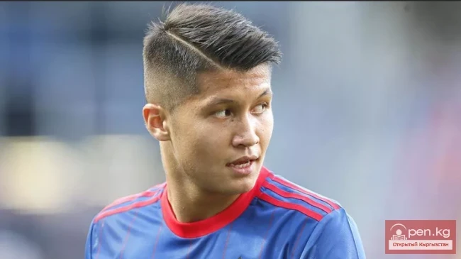 Полузащитник Ильзат Ахметов Россиянын курамында 2022-жылдагы Дүйнө чемпионатынын квалификациялык оюндарына чакырылды