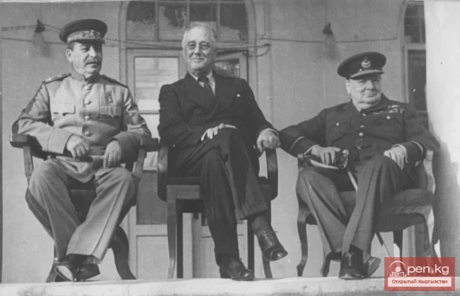 Антигитлердик үч мамлекеттин коалициясын түзүү