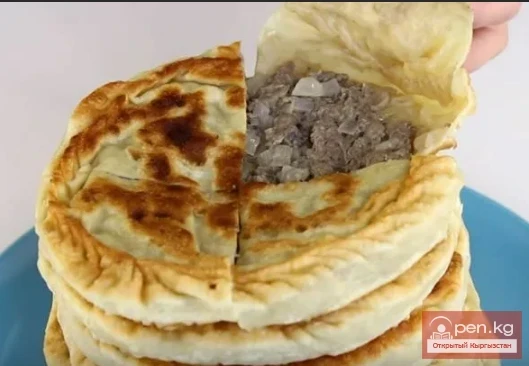 Goshnan (Kyrgyz-style Chebureks)