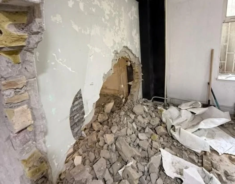 Жители Кок-Жара пожаловались на незаконную перепланировку. Стройку приостановили