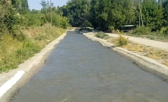 В Манасском районе модернизируют оросительный канал