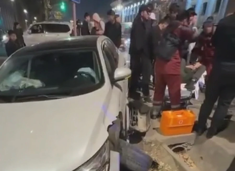 A traffic accident involving three cars occurred in Bishkek