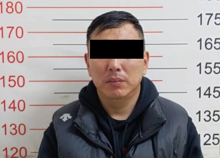 Алдамчы бишкекчанын 8,5 млн сомун алдап алып, чет өлкөдөн авто алып келүүгө убада берди