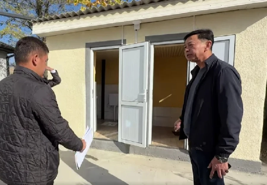 "Demolish and Redesign!" Mederbek Satyiev Outraged by the Conditions in the Court Toilet of Kara-Kulja
