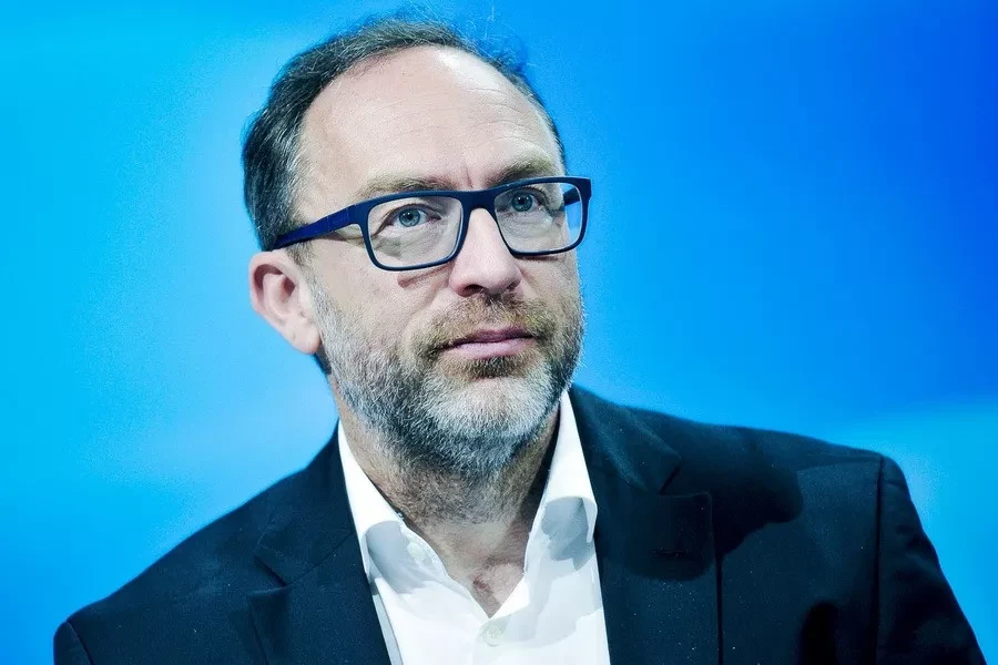 «Илон Маск кандайдыр бир олуттуу нерсени жарата алат дегенге ишенбейм»: «Википедиянын» негиздөөчүсү — Grokipedia жана нейрон тармактар тууралуу