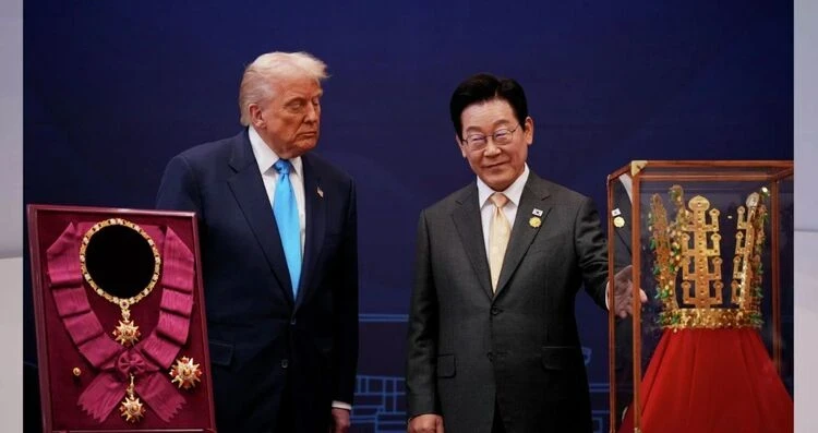 The President of South Korea Gave Donald Trump a Golden Crown