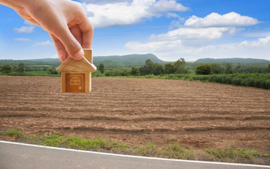 In Kara-Suu, plots for individual housing construction were illegally distributed to 589 citizens.