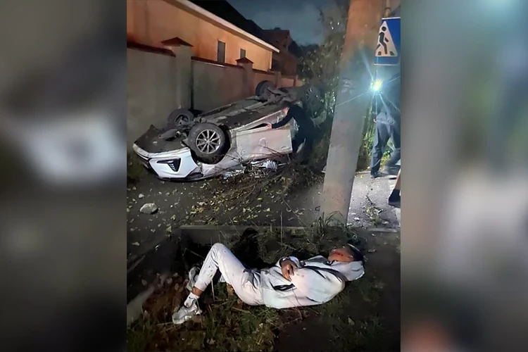 In Bishkek, six teenagers were injured in a nighttime car accident