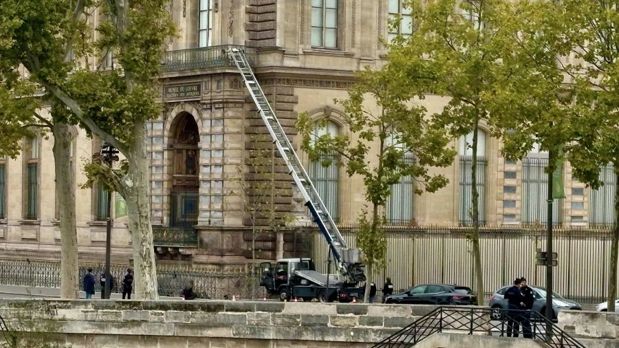 Louvre Robbery: Five More Suspects Arrested