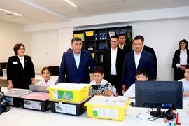 В Манасе открылось новое трехэтажное здание детского центра творчества «Ариет»