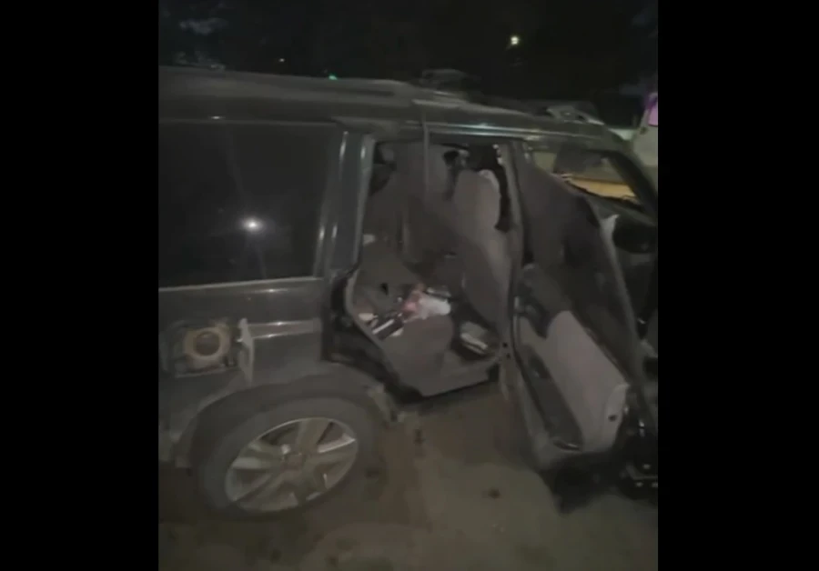 In the 12th microdistrict, a car crashed into a tree, there are casualties