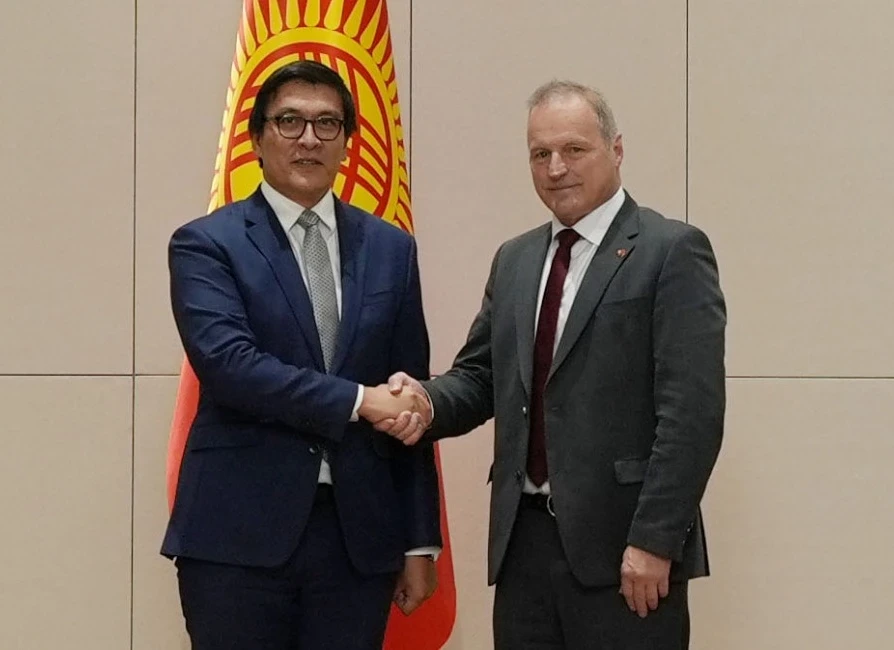 Эдиль Байсалов: Швейцария Кыргызстан үчүн узак мөөнөттүү жана ишенимдүү өнөктөш болуп саналат