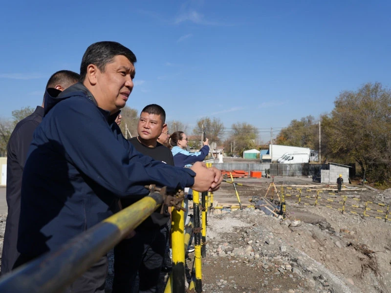 The mayor inspected the construction sites in Bishkek: arena, parking lots, and a new school