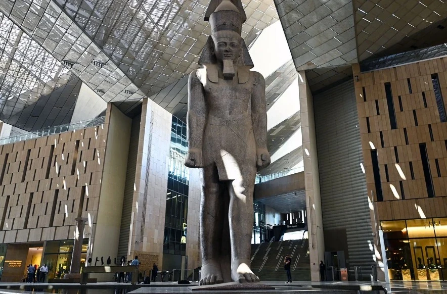 Египетте Гиза пирамидасынын жанында 20 жылдык курулуштан кийин чоң музей ачылат