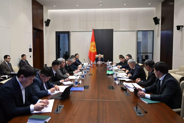Adylbek Kasymaliev held a meeting on issues related to ensuring the domestic market for petroleum products